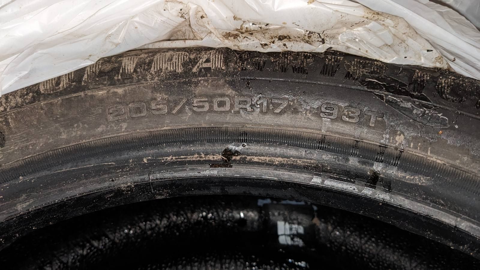 Шини Goodyear UltraGrip Ice 2 205/50 R17 93T