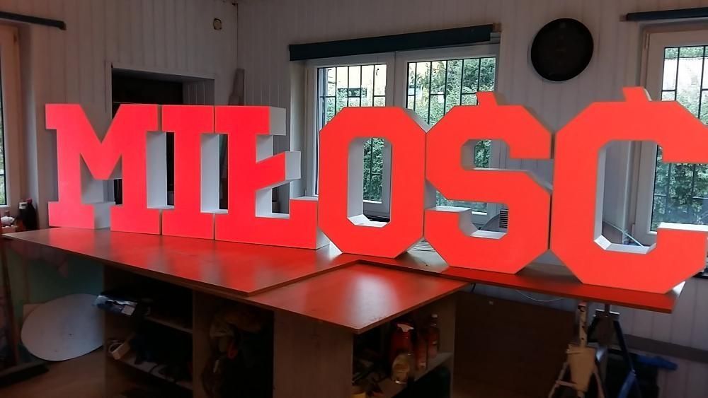 Miłość napis led