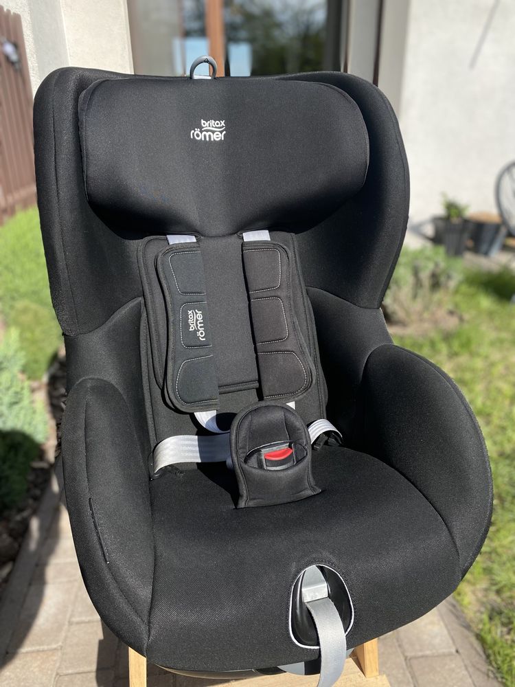 Автокрісло Britax Römer TRIFIX2 i-SIZE (Cosmos Black)