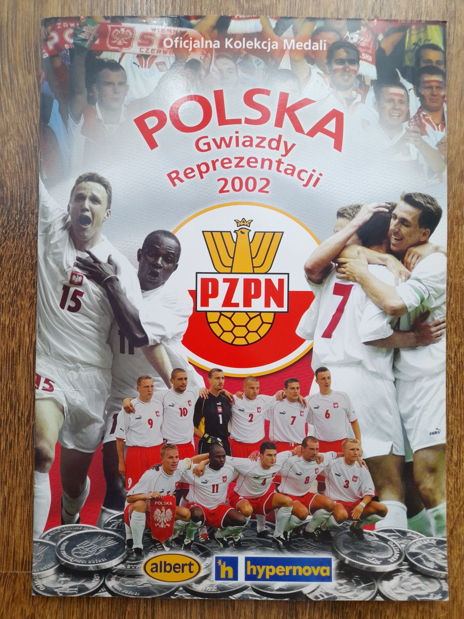 Album z medalami POLSKA ‐ Gwiazdy Reprezentacji 2002 /medale, PZPN, MŚ