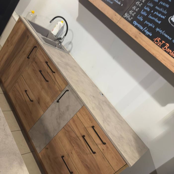 Szafka kuchenna ze zlewem w zestawie