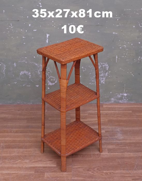 Estante em verga retro vintage antiguidade 
Recolher em Sacavém