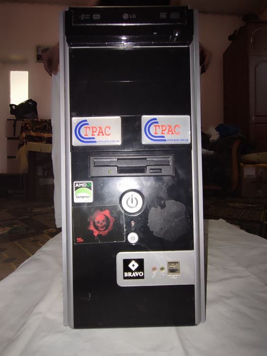 Компютер для роботи та начання.