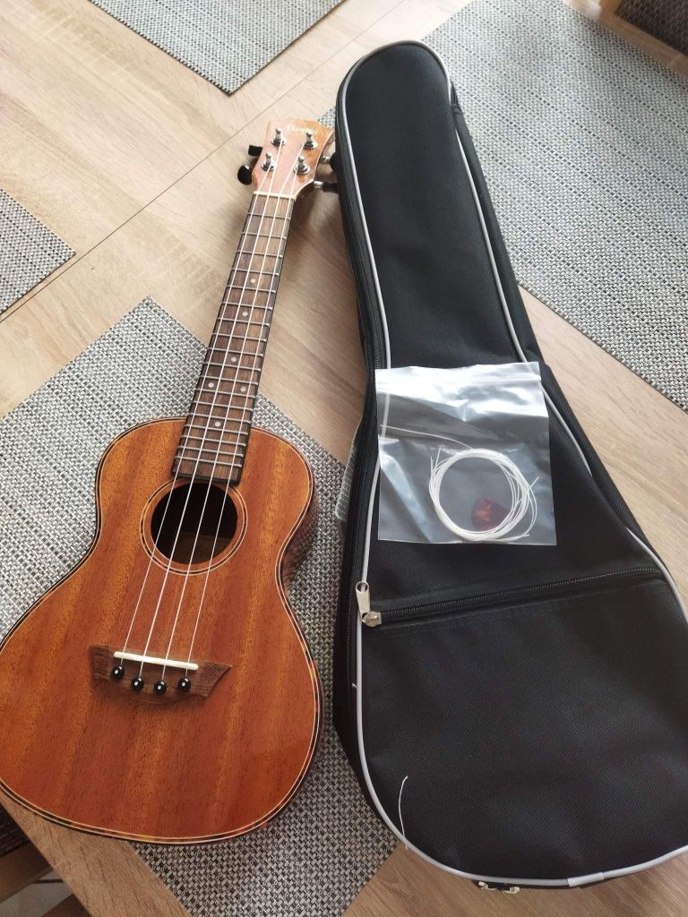 Ukulele jak nowe