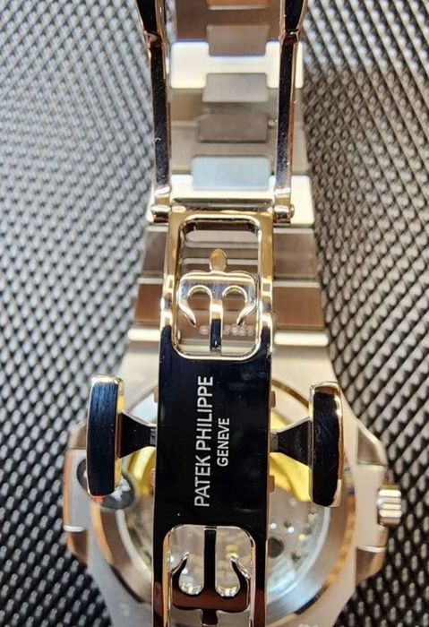 Наручные часы Patek Philippe Nautilus Blue