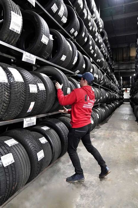 Склад літо-зима ШИНА 255/50/19 R19-r22 Pirelli Sottozero 2022 рік 7+мм