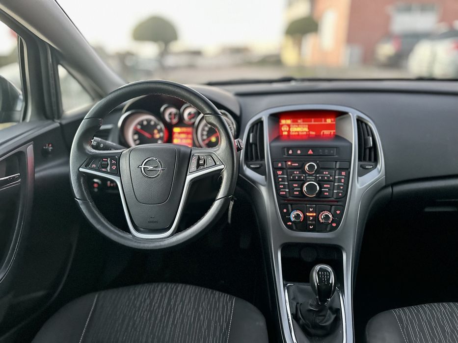 Opel Astra Sports Tourer 1.3 cdti - como novo