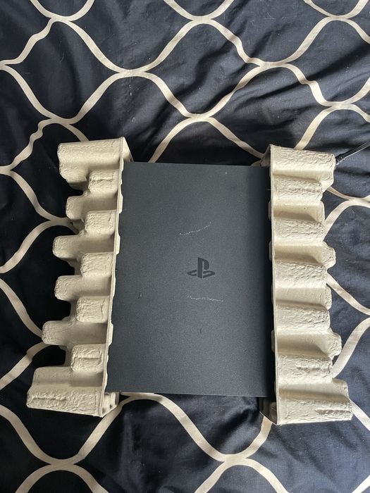 ps4 slim 500gb w dobym stanie