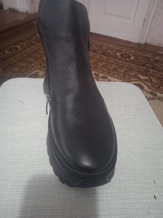 Жіноче взуття нове