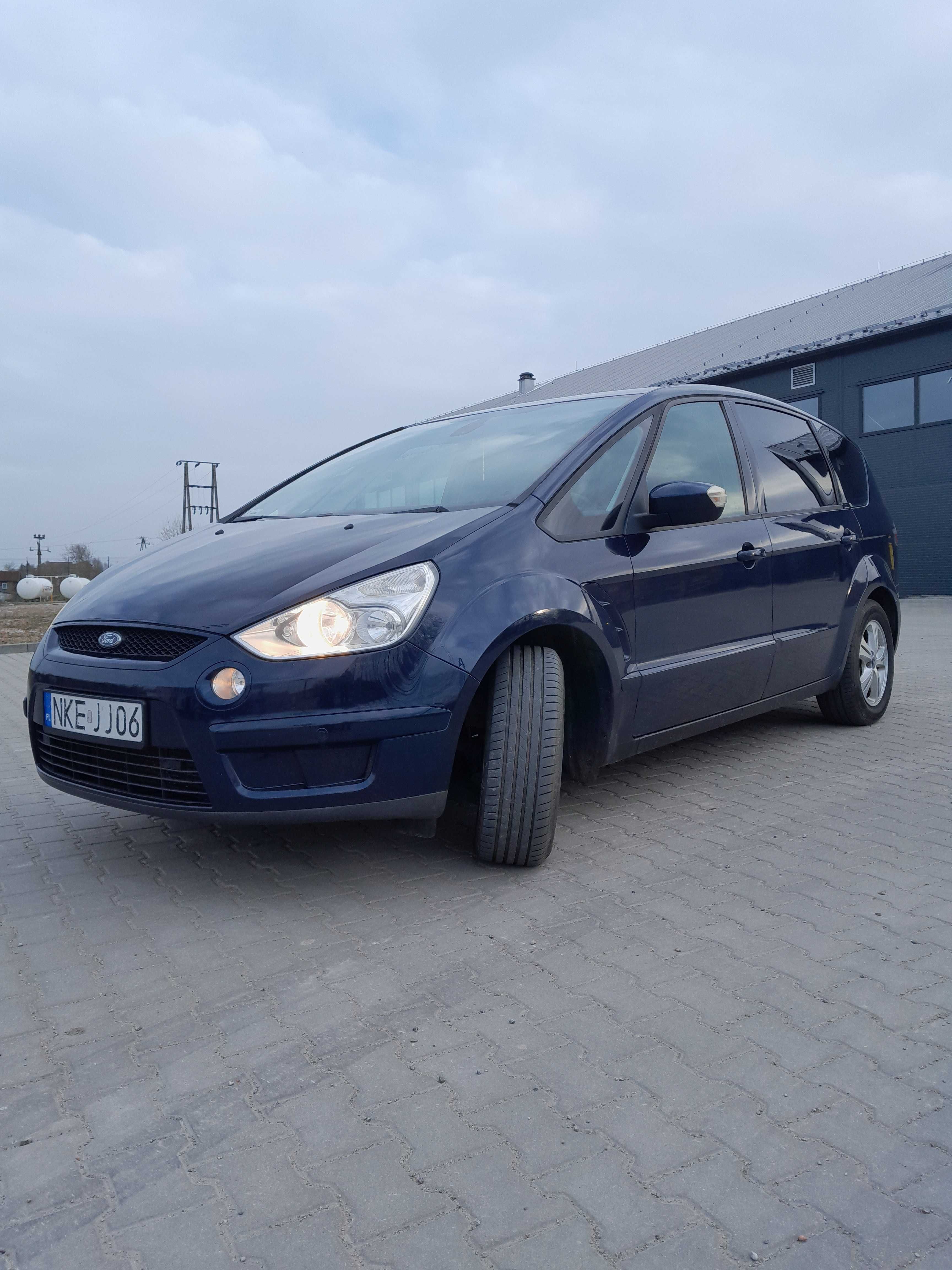 Ford s-max z 2007 roku z 2.0litrowym silnikiem diesla