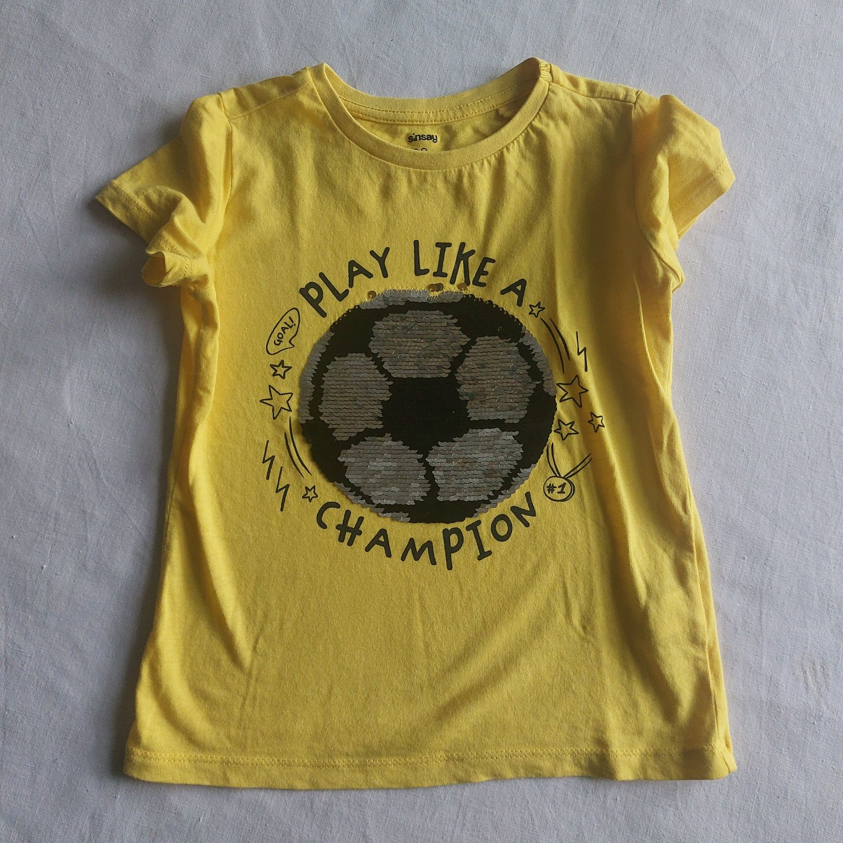 Koszulka T-shirt z cekinami i piłką nożną Sinsay 98