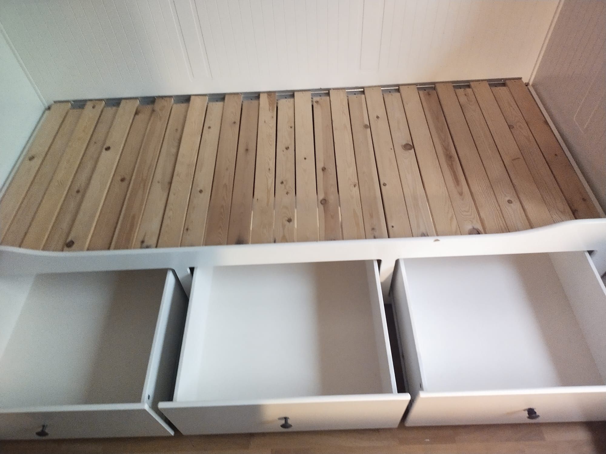 Łóżko Hemnes z Ikea z materacem