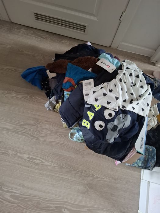 Sprzedam 50 ubranek dla niemowlaka