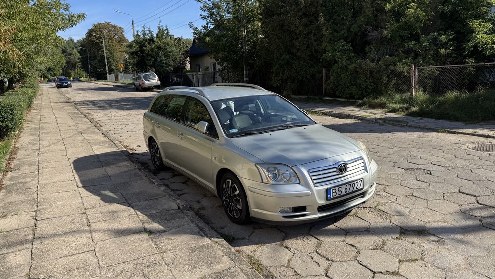 Toyota Avensis T25 2005 rok 2.0 benzyna