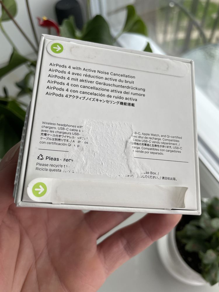 Нові Apple AirPods 4 Active Noise Cancellation MXP93AM/A