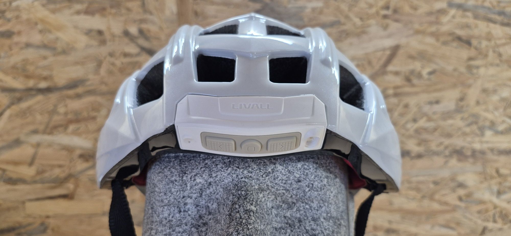 Kask Livall BH60SE NEO .
