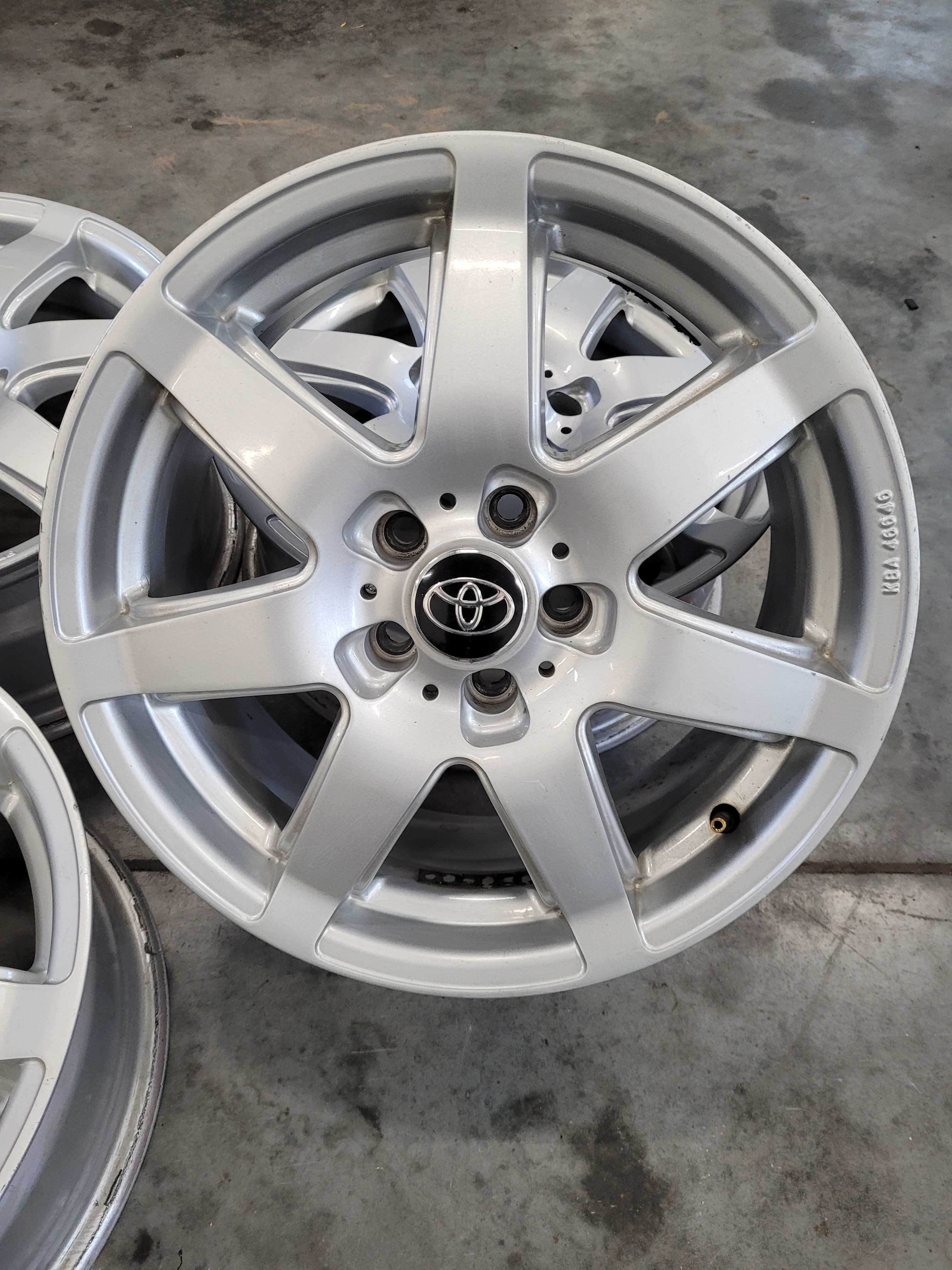 Felgi aluminiowe r 16 toyota  5 x 100