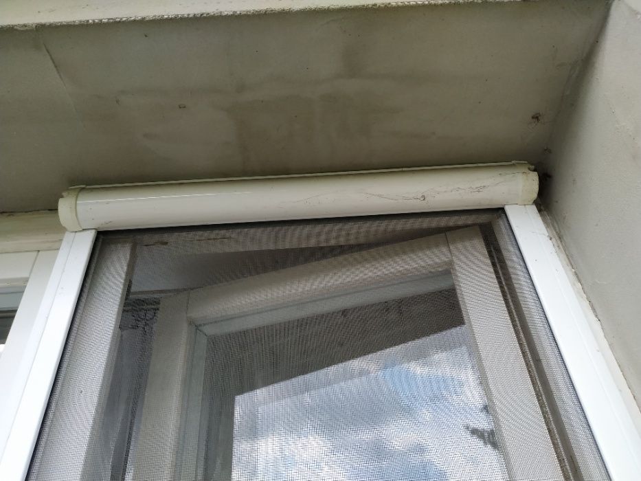 Moskitiera w kasecie pionowa