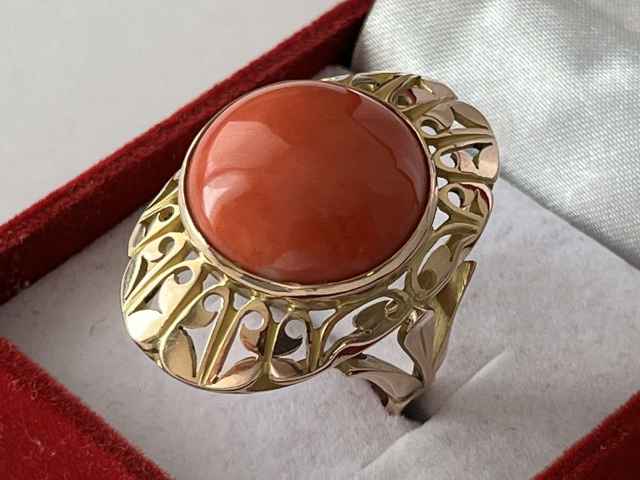 Zloty pierscionek z koralem PRL 14K - 12,7gr.