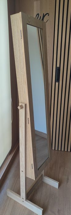 Espelho guarda joias