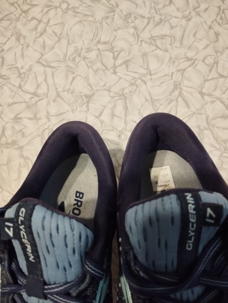 Кросівки Brooks Glycerin 17 оригінал р.40.5
