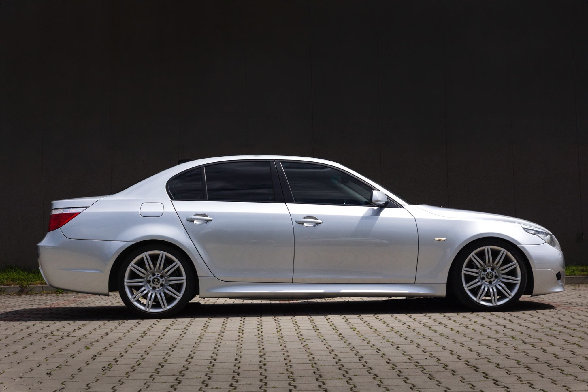 BMW Seria 5 BMW 5 e60 lift 550i 4.8l v8 Benzyna