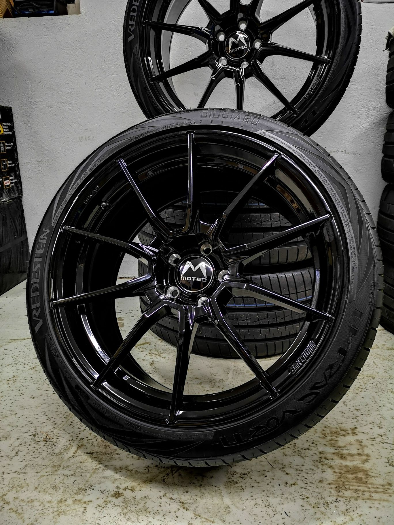 Felgi Motec MCR2 Ultralight 20" 9J 20x9" 5x114 Tesla 3