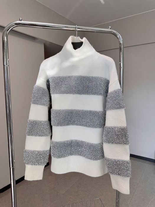 Ami білий шерстяний светр в наявності розмір S