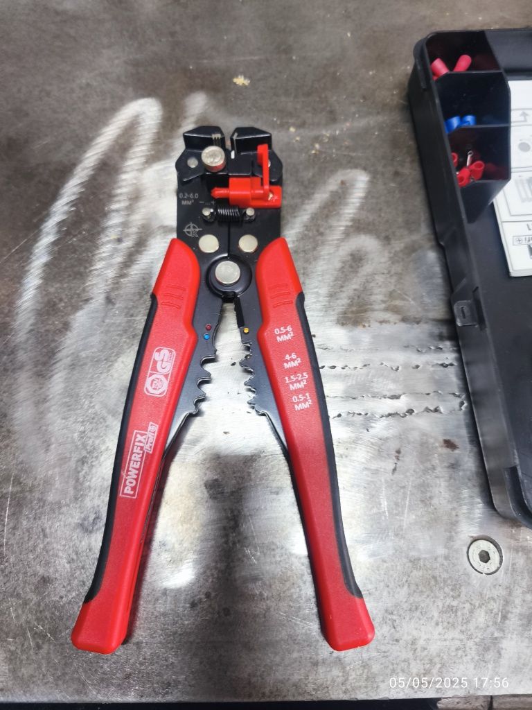 Alicate de descarnar e cravar Powerfix