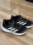 Кросівки Adidas, 30 розмір