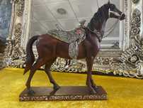 Cavalo em madeira peça de decoração