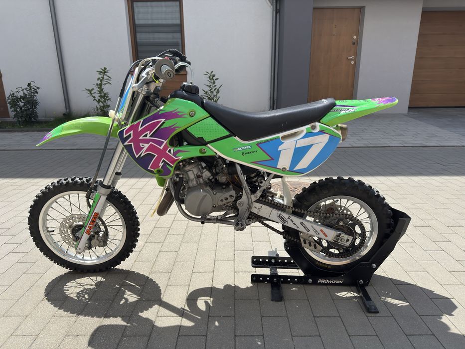 Kawasaki KX 65 w idealnym stanie, z małym przebiegiem.