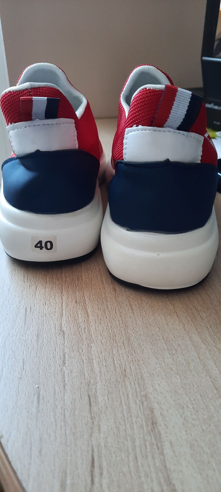 Buty sportowe damskie