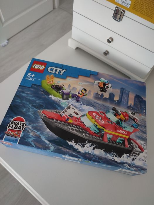 LEGO City 60373 Łódź strażacka