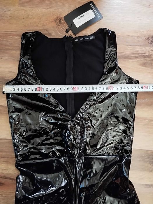 lateksowy kombinezon S latex suit dopasowany obcisły goth costume