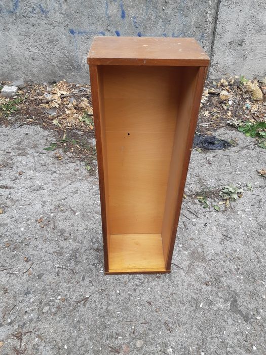 Продам полочки, тумбы навесные