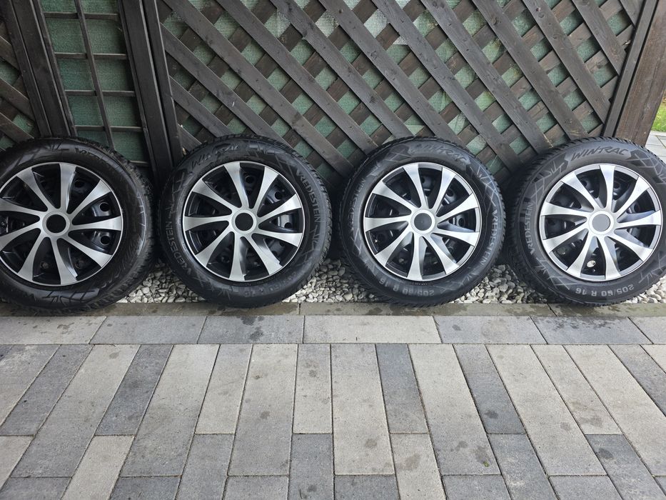 Зимові шини 205/60 16