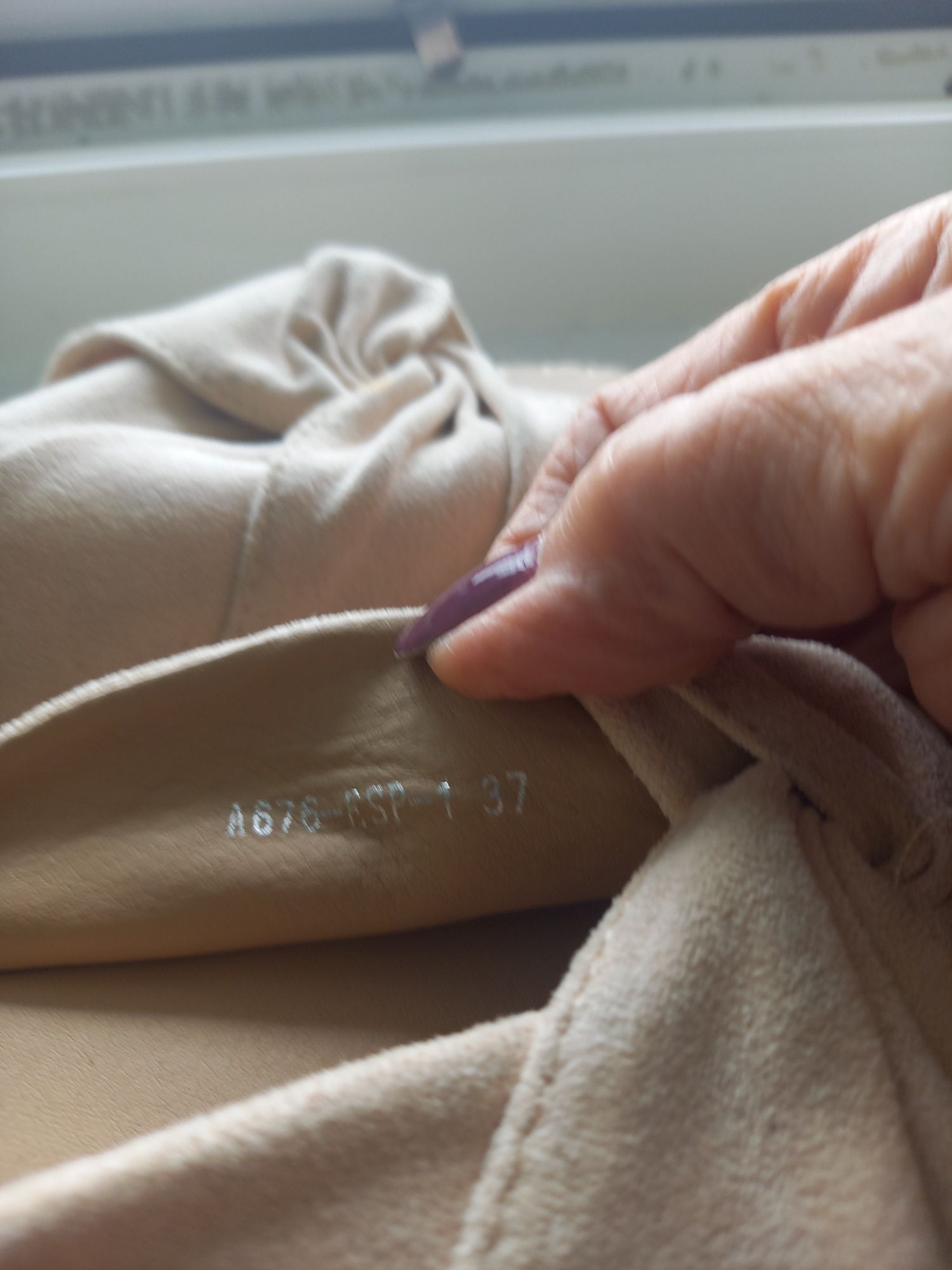 Beżowe welurowe klapki espadryle Bestelle r.37