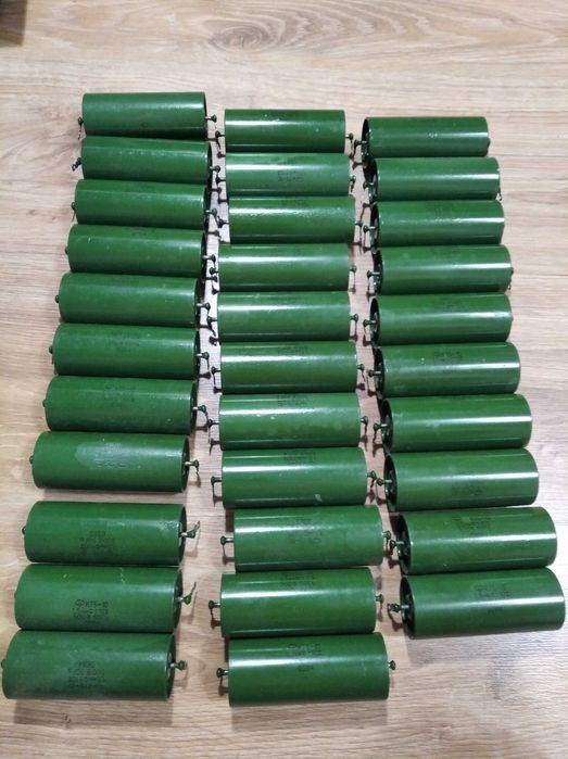Конденсаторы новые К75-10, 1,5 мкФ, 500 В, 50 Гц. Всего 32 штуки.