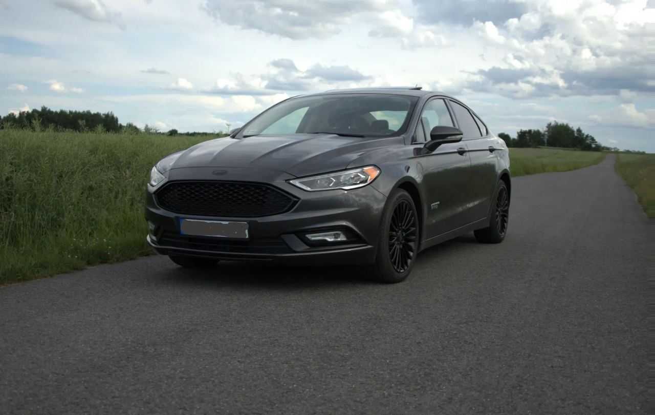Ford Fusion Plug-in Hybrid 2019 року