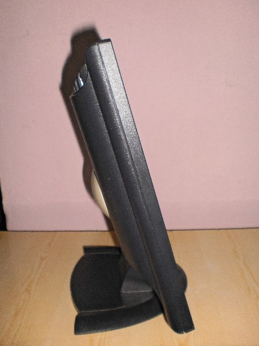 Monitor Dell E151FPp; sprawny; matowa matryca; 15"