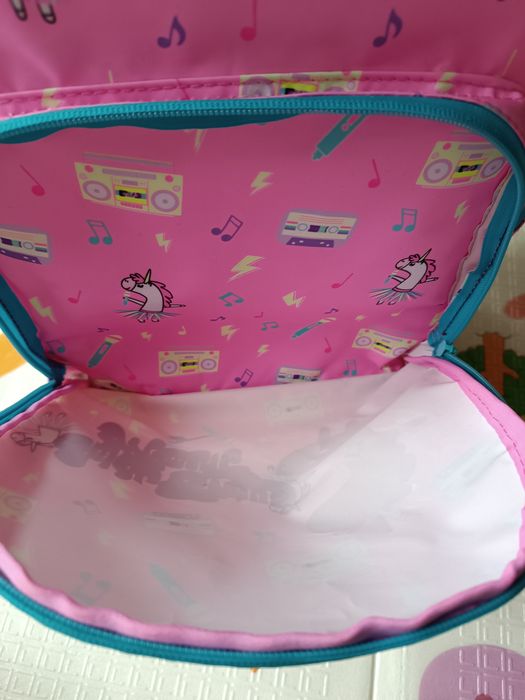 Рюкзак (портфель) на колесах