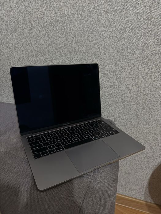 Macbook air 13” 2018 128 гб бв ноутбук Apple