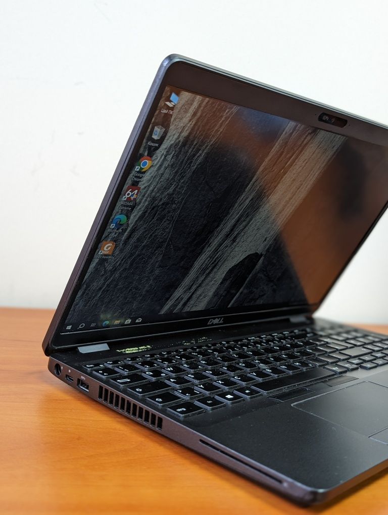 Ноутбук DELL Latitude 5500/15.6/FullHD/I5-8/8/256/гарантія 9міс.