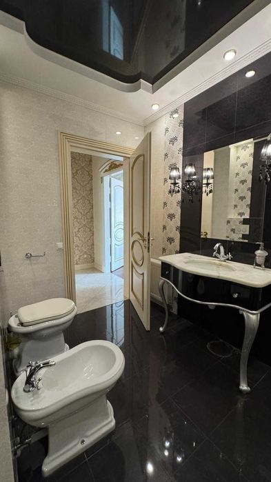 Продам шикарний триповерховий пентхаус у ЖК Тінистий Педагогічний пр.