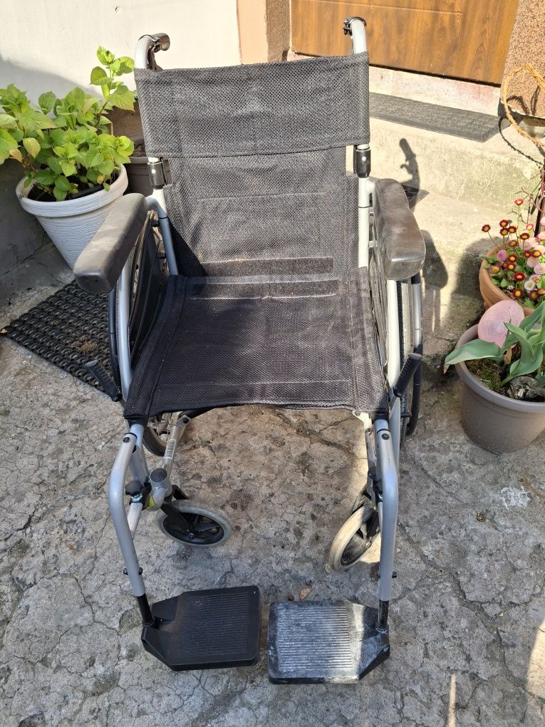 Wózek inwalidzki firma Karma s-ergo 115
