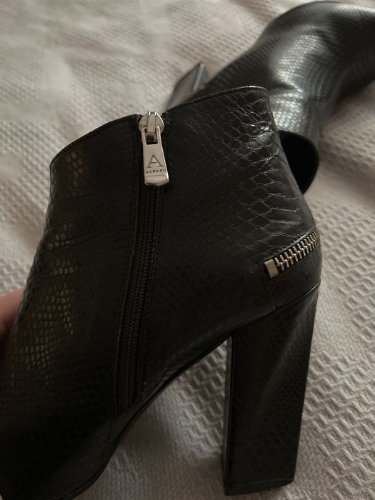 Продам жіночі черевики Albano