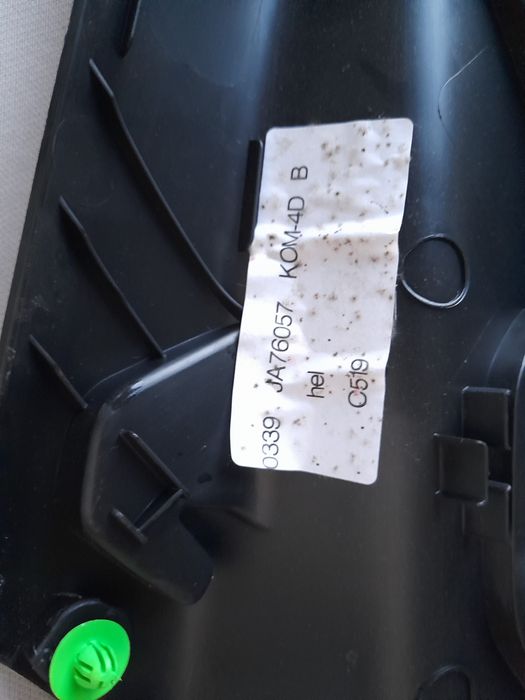 Ford Focus mk4 kombi prawy lewy plastik oslona bagaznika