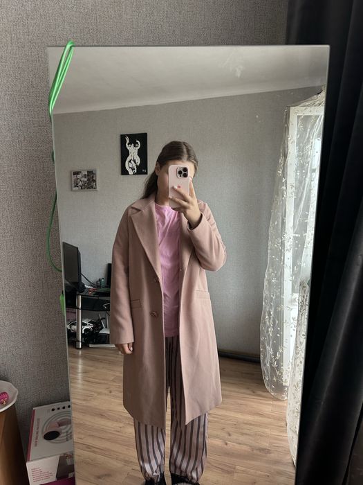 Пальто жіноче рожеве