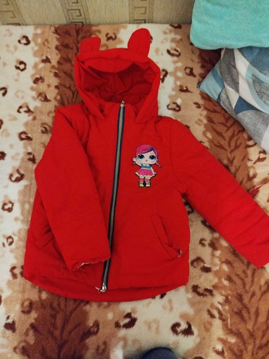 Продам куртку на дівчинку